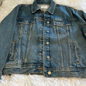 Ladies denim jacket. Size extra large. Old navy. New with tags.
